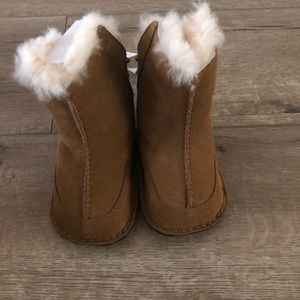UGG Australia “Boo” Crib style boots